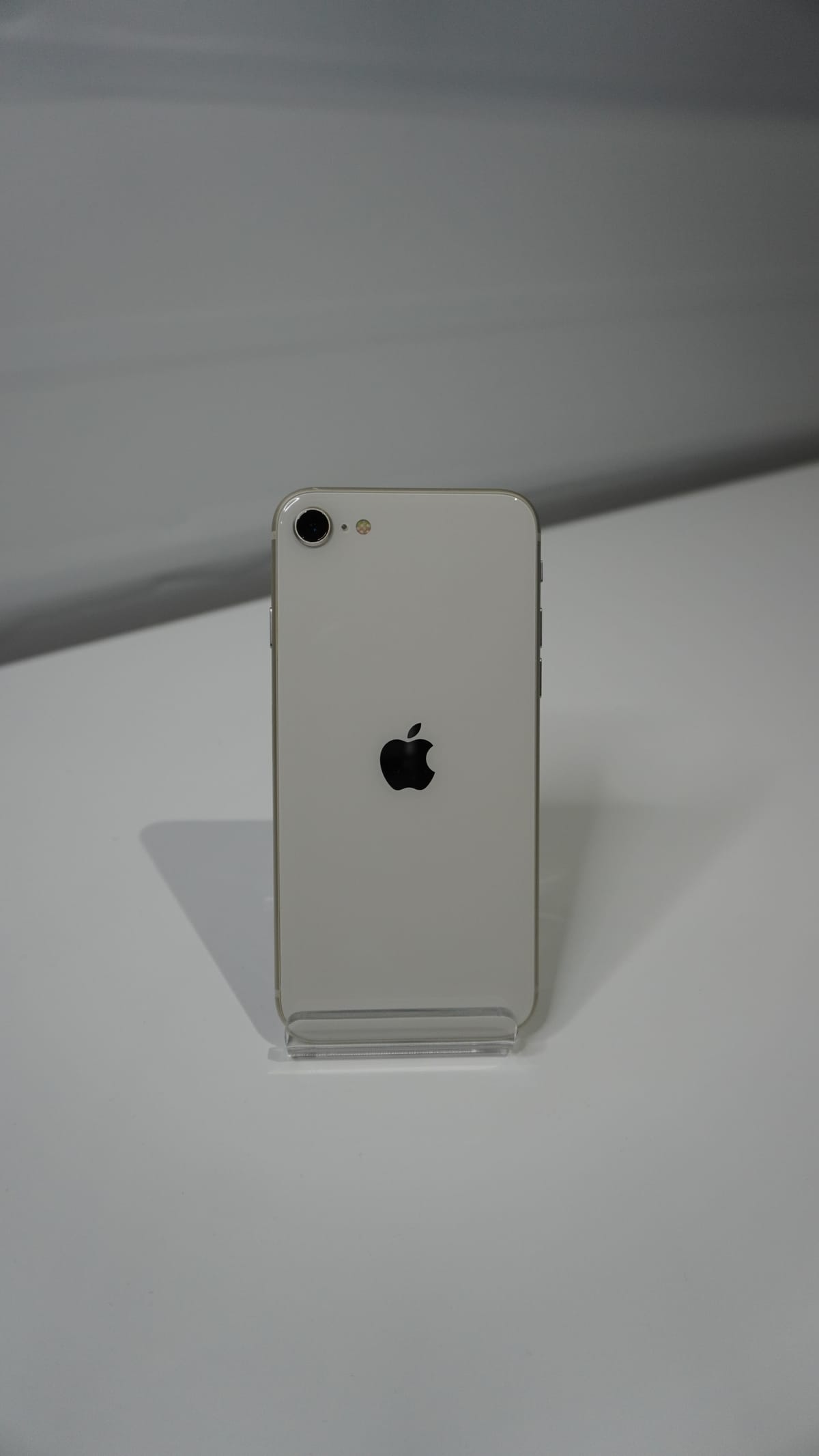 iPhone SE (2022) 64GB Starlight (Uitstekend)