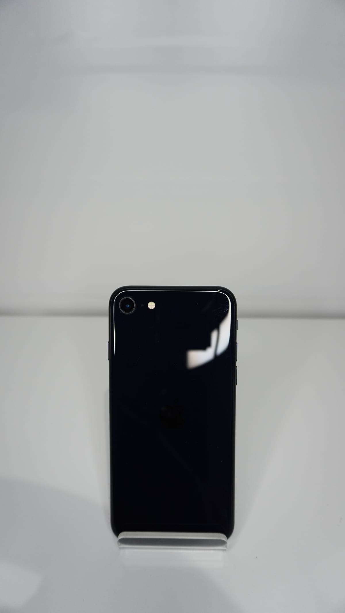 iPhone SE (2022) 64GB Midnight (Uitstekend)