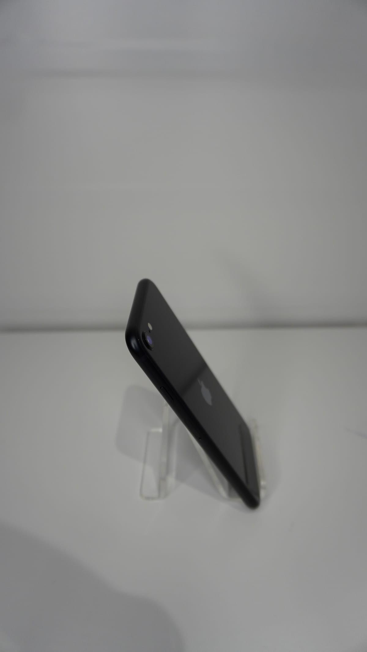 iPhone SE (2022) 64GB Midnight (Uitstekend)